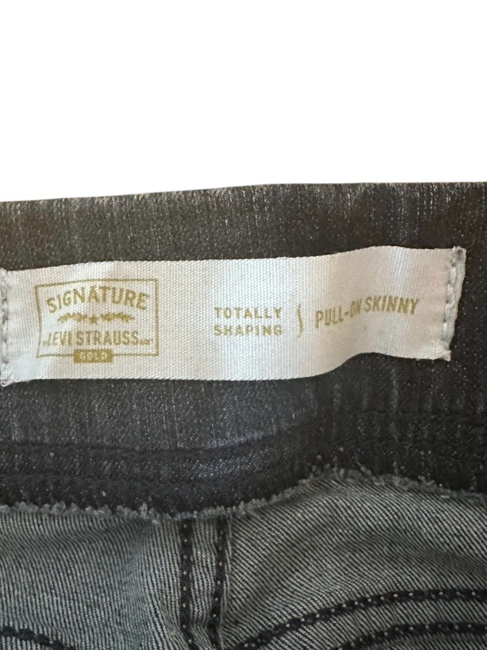 Levi Strauss Signature Gold Pull on Skinny Totally Shaping Jeans womens 18L - Picture 10 of 13